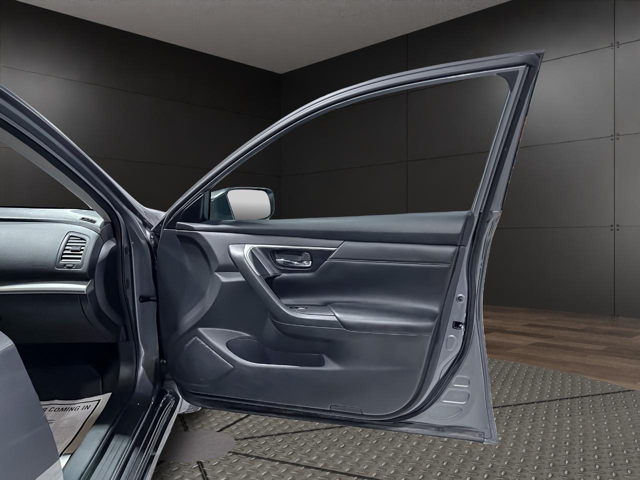 Nissan Altima 4dr Sdn I4 2.5 S 2015