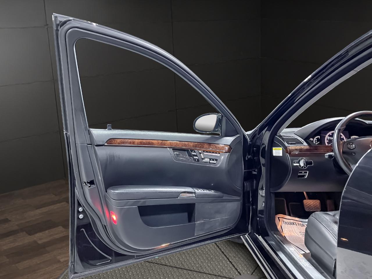 Mercedes-Benz S-Class 4dr Sdn 5.5L V8 4MATIC 2008