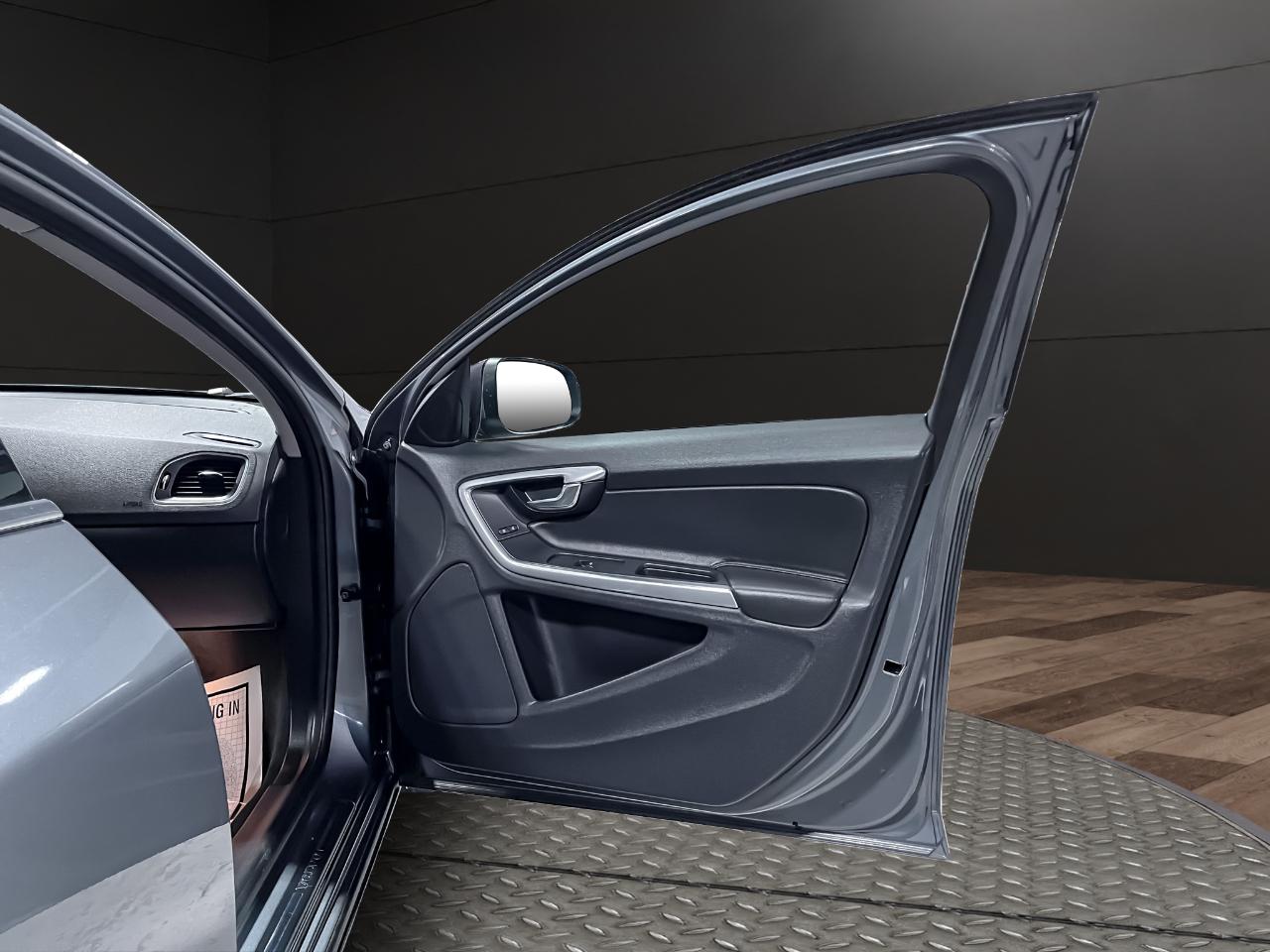 Volvo S60 4dr Sdn T5 Drive-E Premier FWD 2016