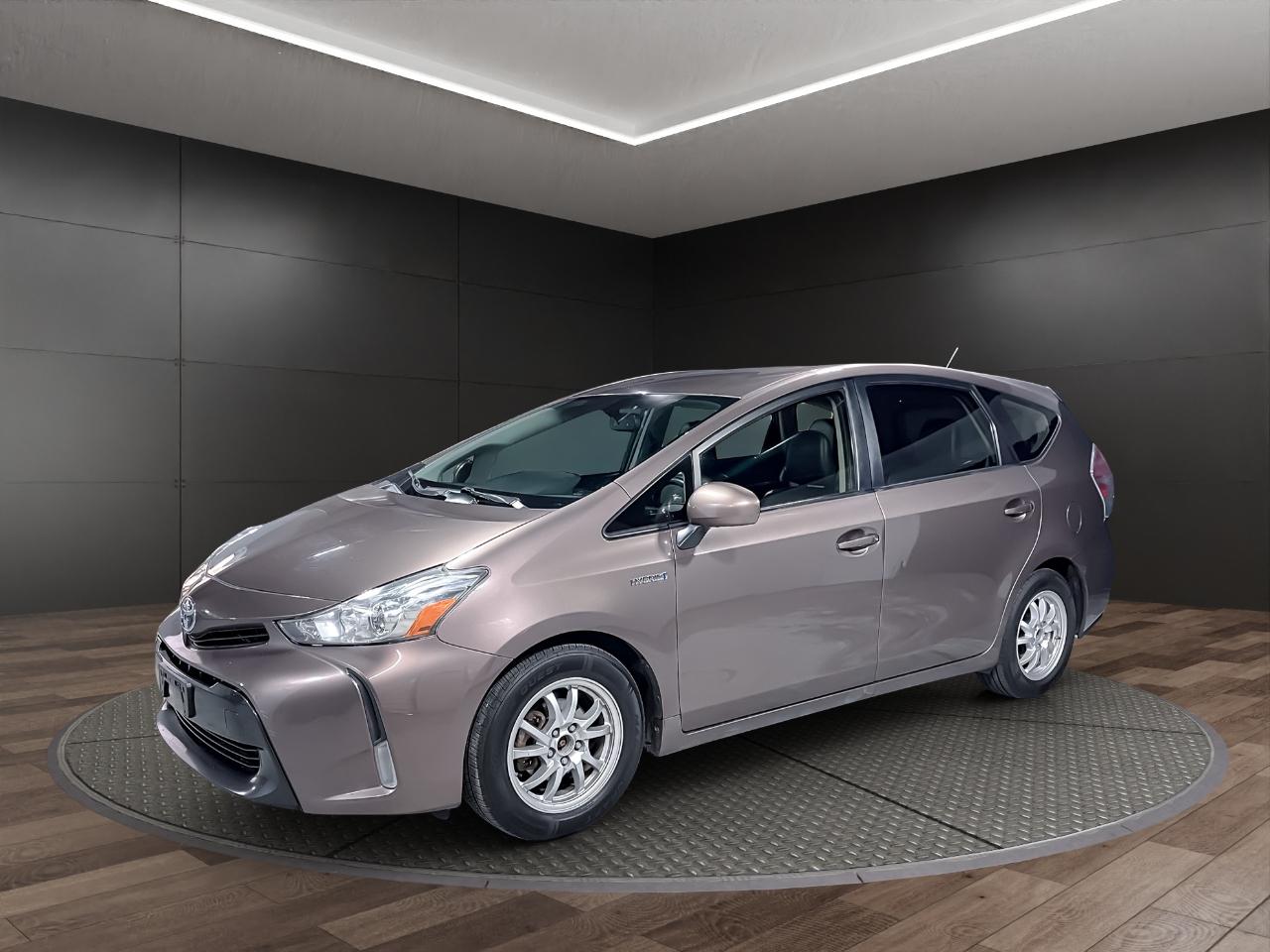 Toyota Prius V 5dr Wgn Three (Natl) 2016