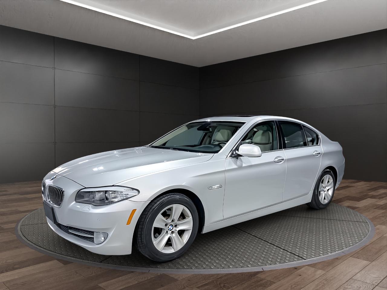 BMW 5 Series 4dr Sdn 528i RWD 2012