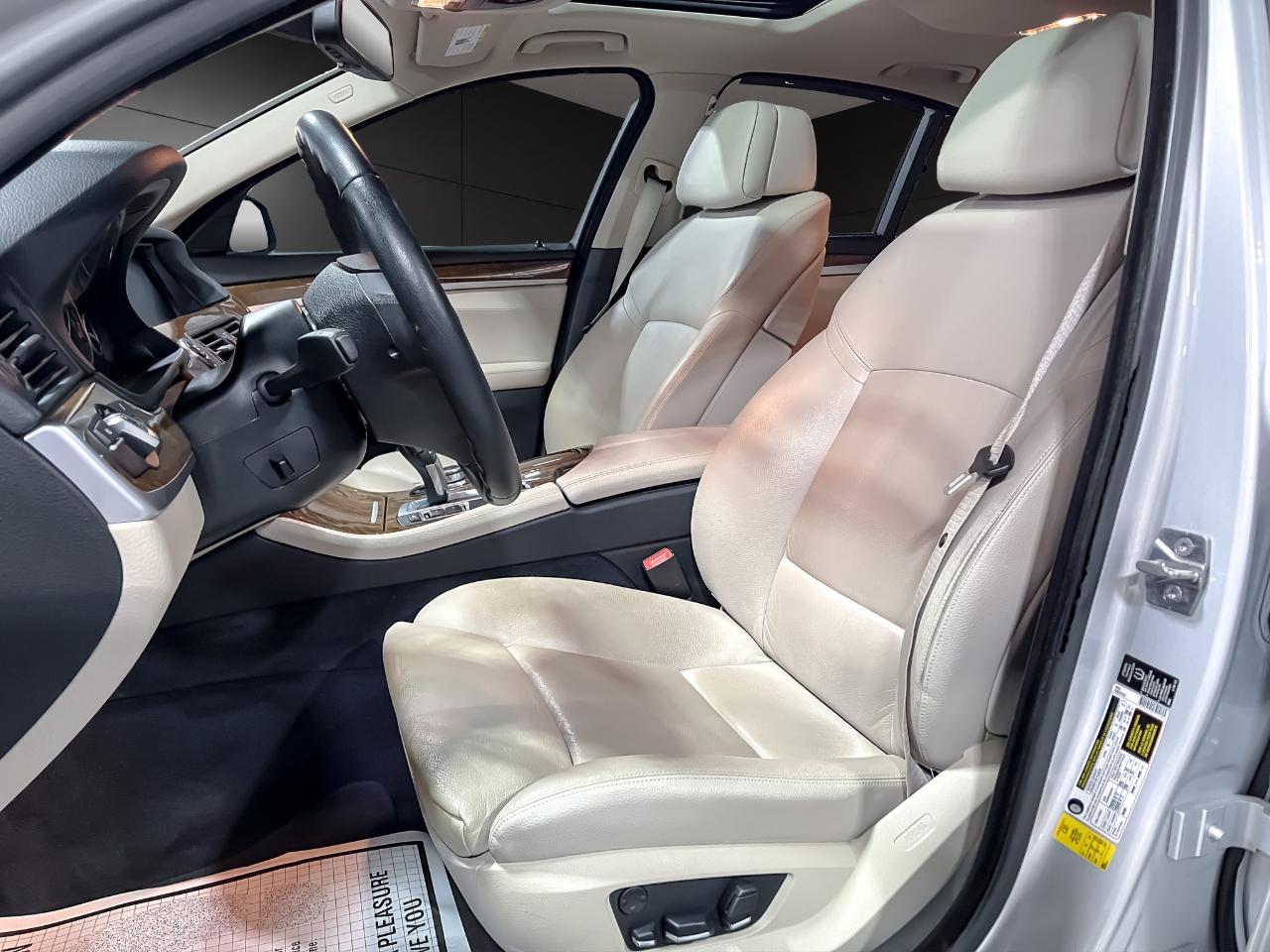 BMW 5 Series 4dr Sdn 528i RWD 2012