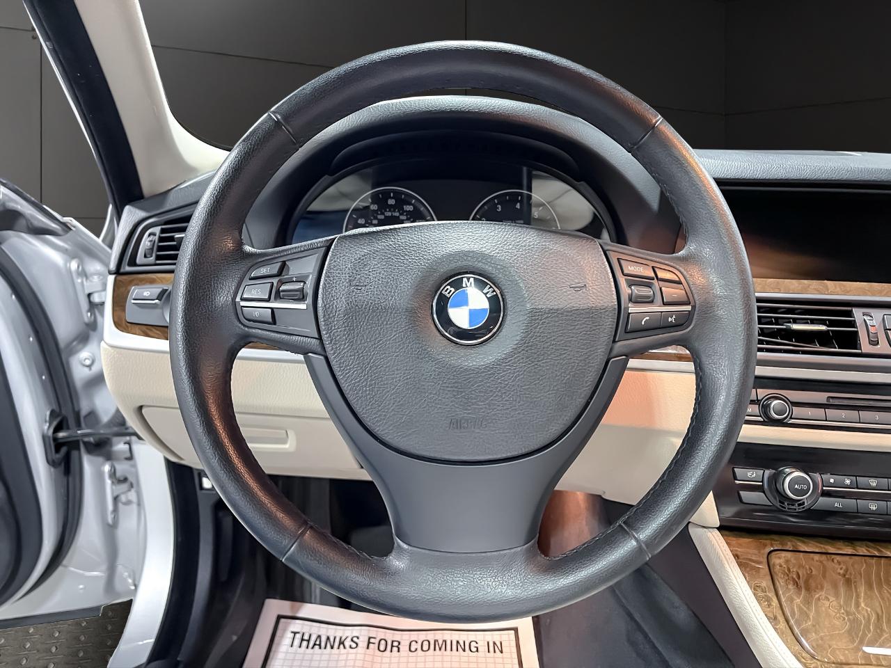 BMW 5 Series 4dr Sdn 528i RWD 2012