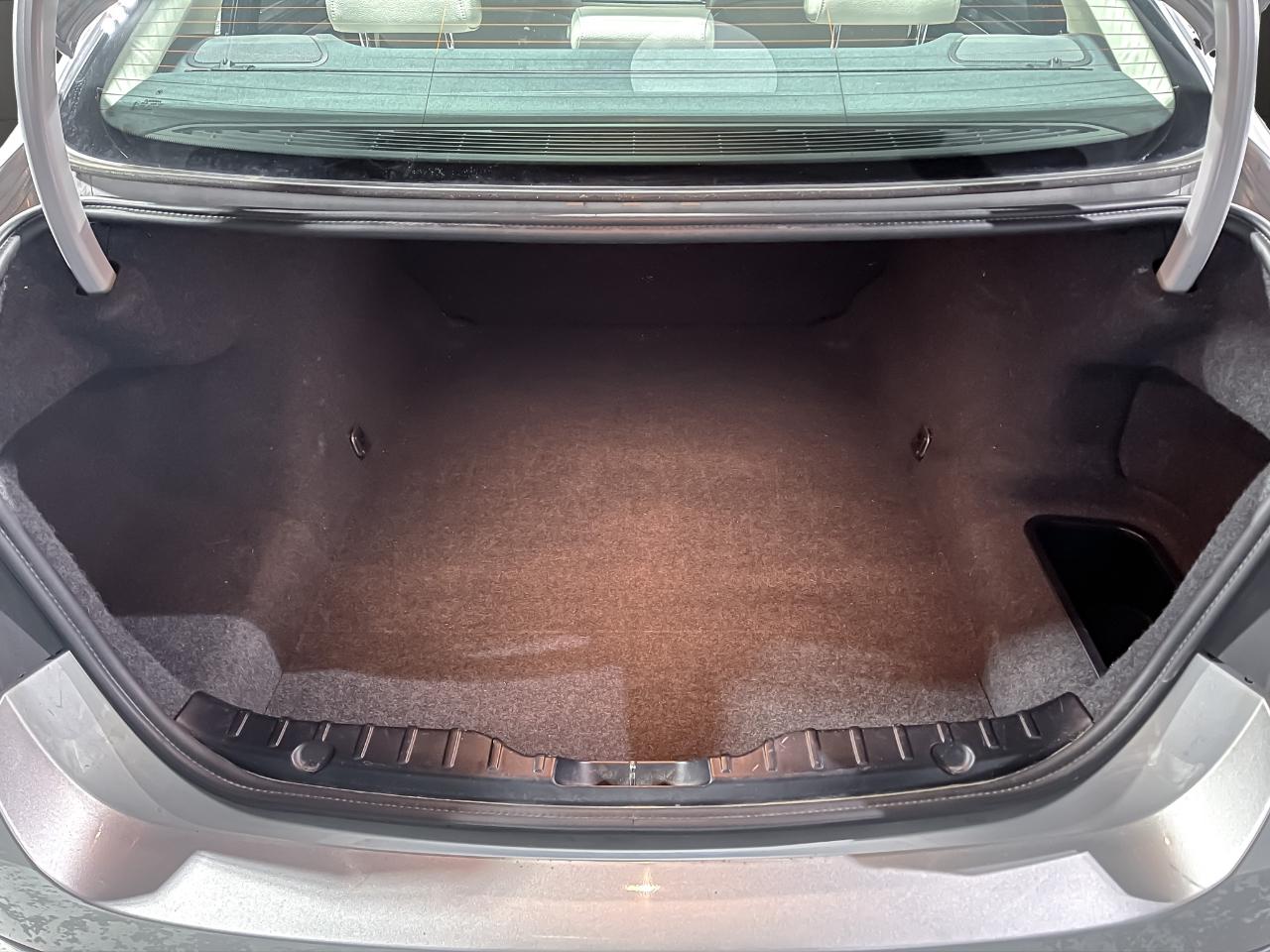 BMW 5 Series 4dr Sdn 528i RWD 2012