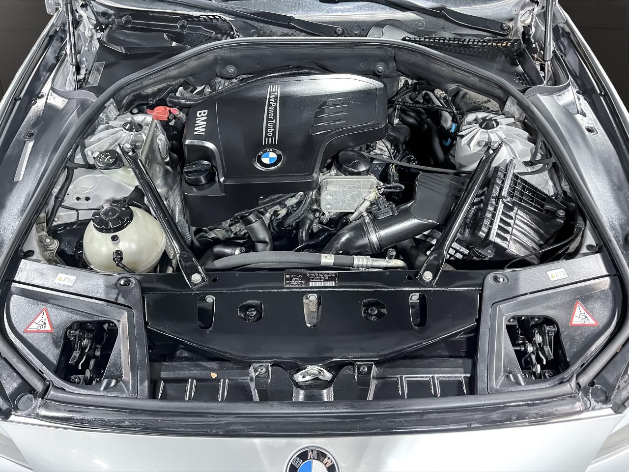 BMW 5 Series 4dr Sdn 528i RWD 2012