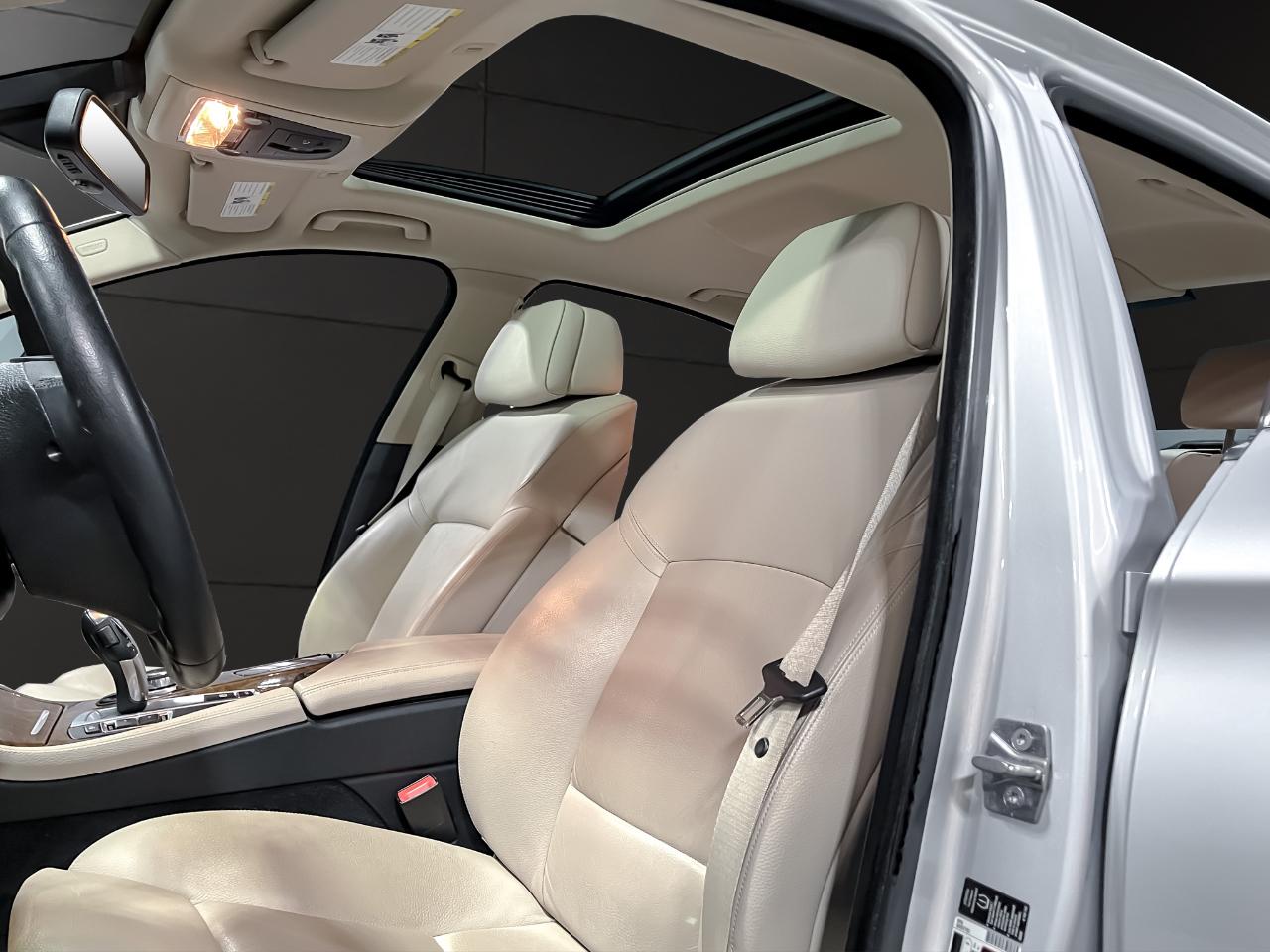 BMW 5 Series 4dr Sdn 528i RWD 2012