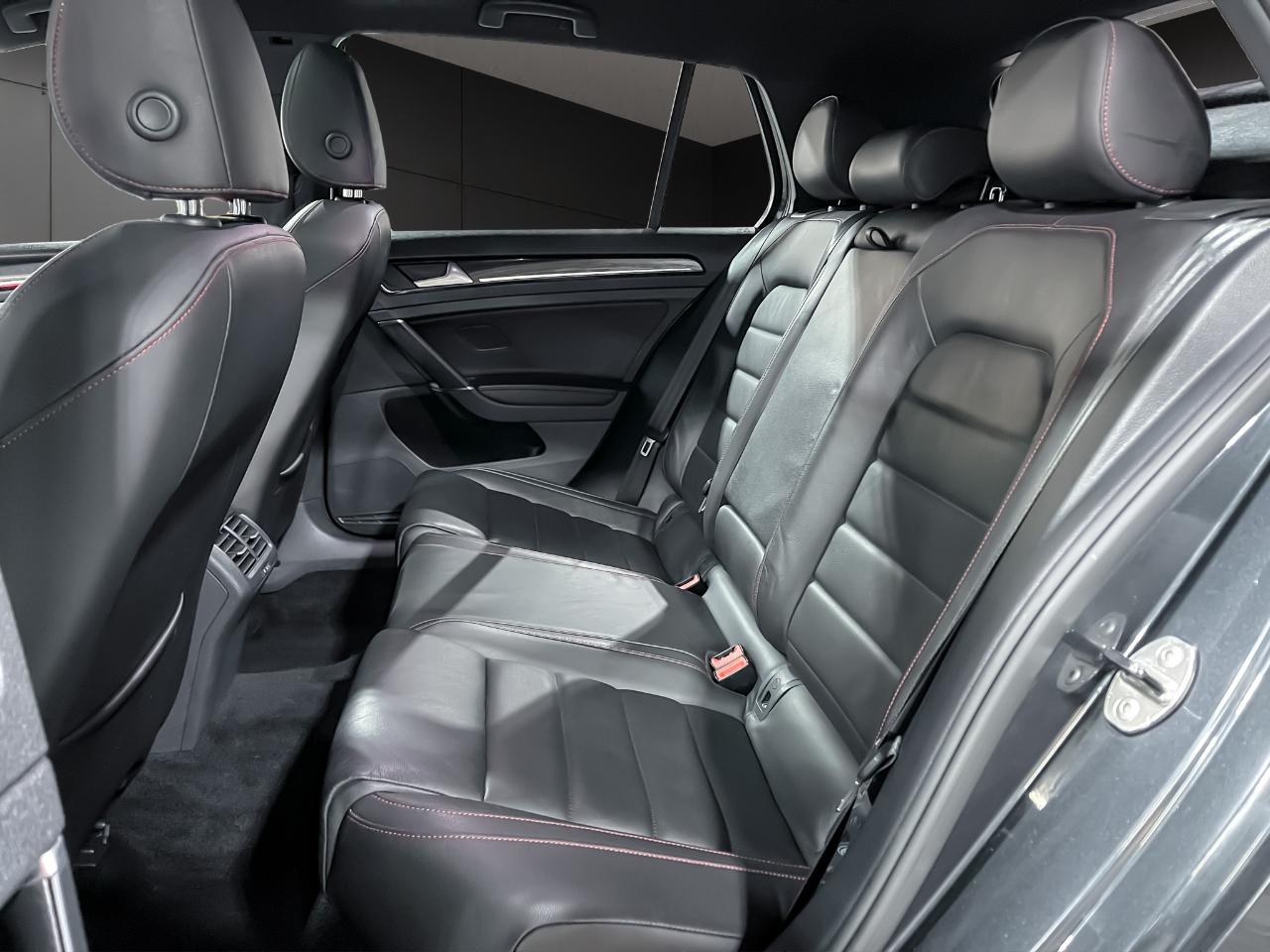 Volkswagen Golf GTI 4dr HB Man S w/Performance Pkg 2015