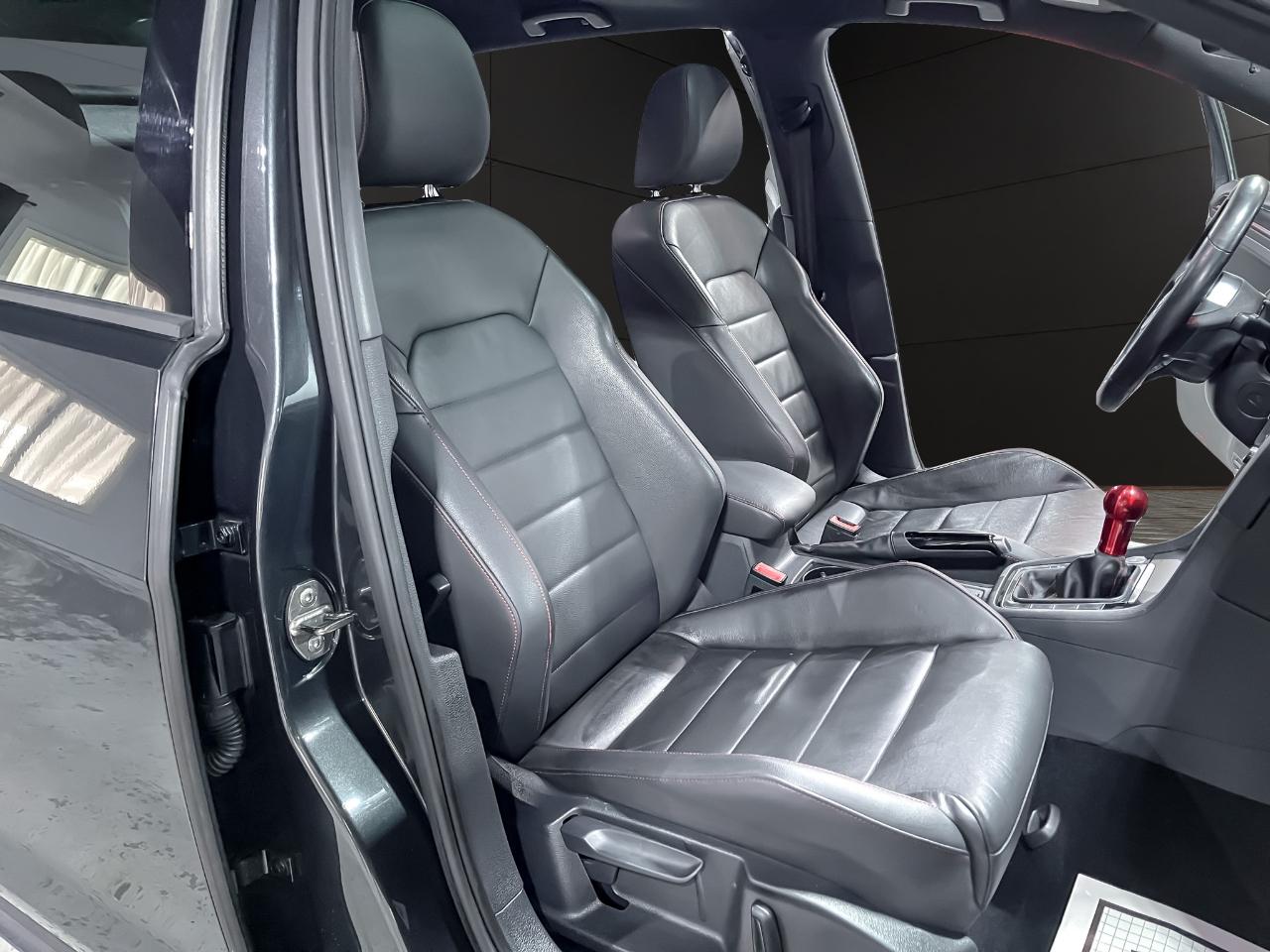 Volkswagen Golf GTI 4dr HB Man S w/Performance Pkg 2015