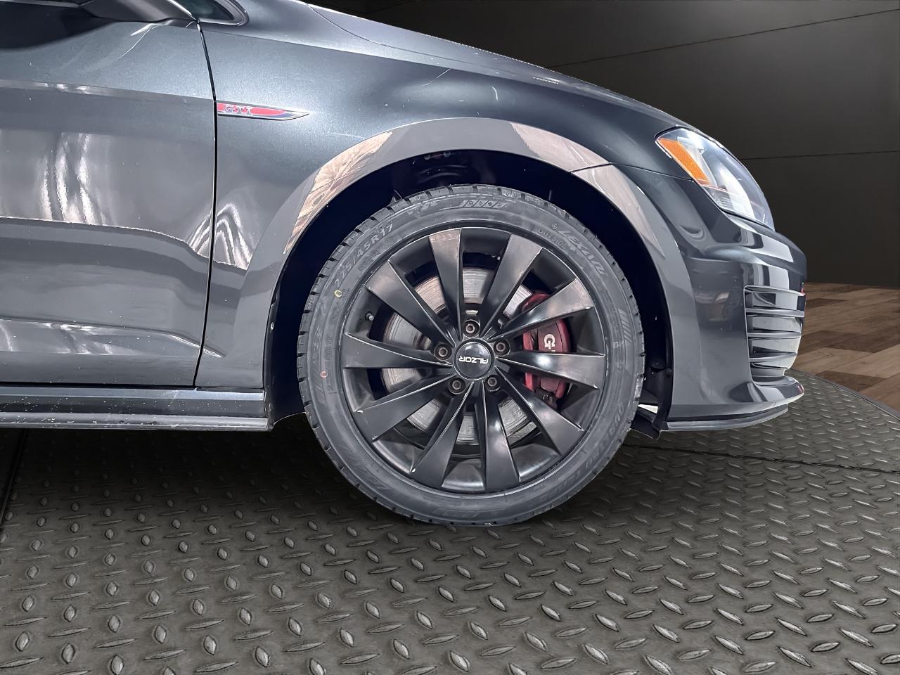 Volkswagen Golf GTI 4dr HB Man S w/Performance Pkg 2015