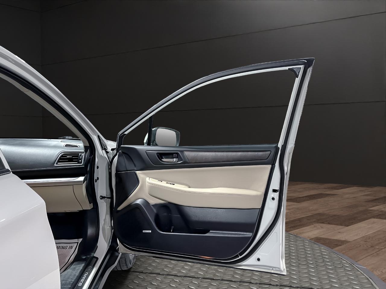 Subaru Outback 4dr Wgn 2.5i Limited PZEV 2016