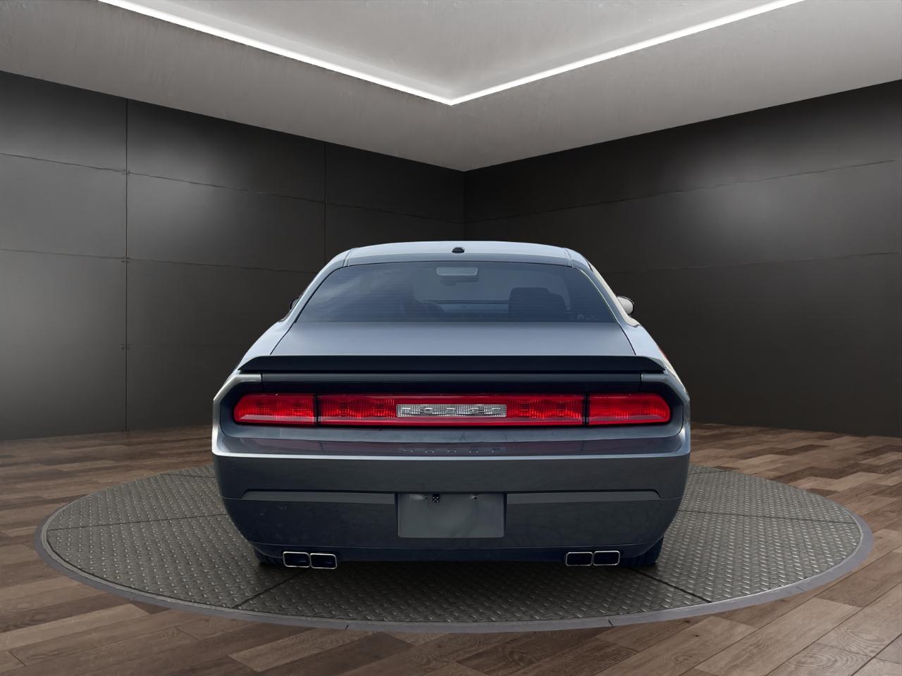 Dodge Challenger 2dr Cpe R/T 2009