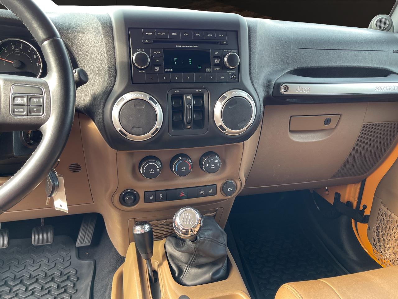 Jeep Wrangler Unlimited 4WD 4dr Rubicon 2012