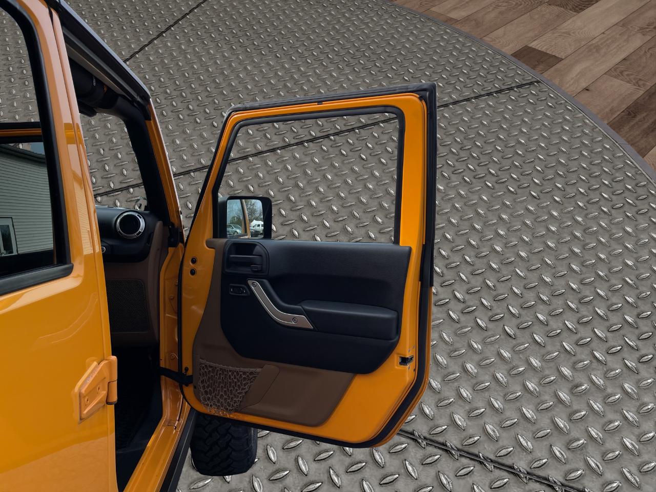 Jeep Wrangler Unlimited 4WD 4dr Rubicon 2012