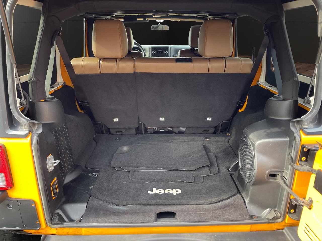 Jeep Wrangler Unlimited 4WD 4dr Rubicon 2012