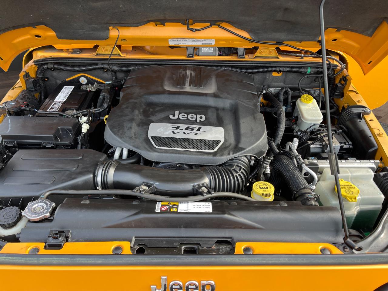 Jeep Wrangler Unlimited 4WD 4dr Rubicon 2012