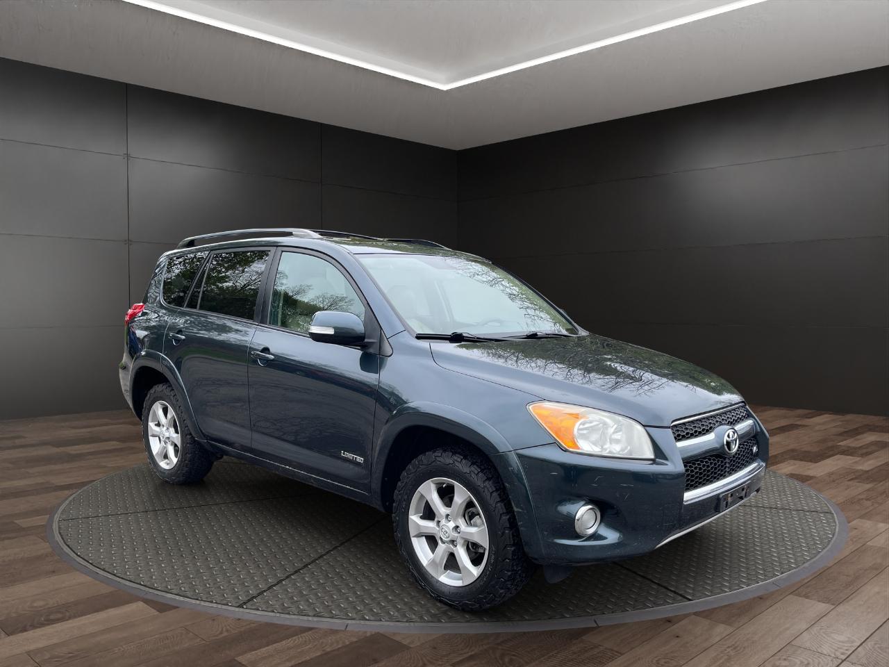 Toyota RAV4 4WD 4dr V6 5-Spd AT Ltd (Natl) 2010