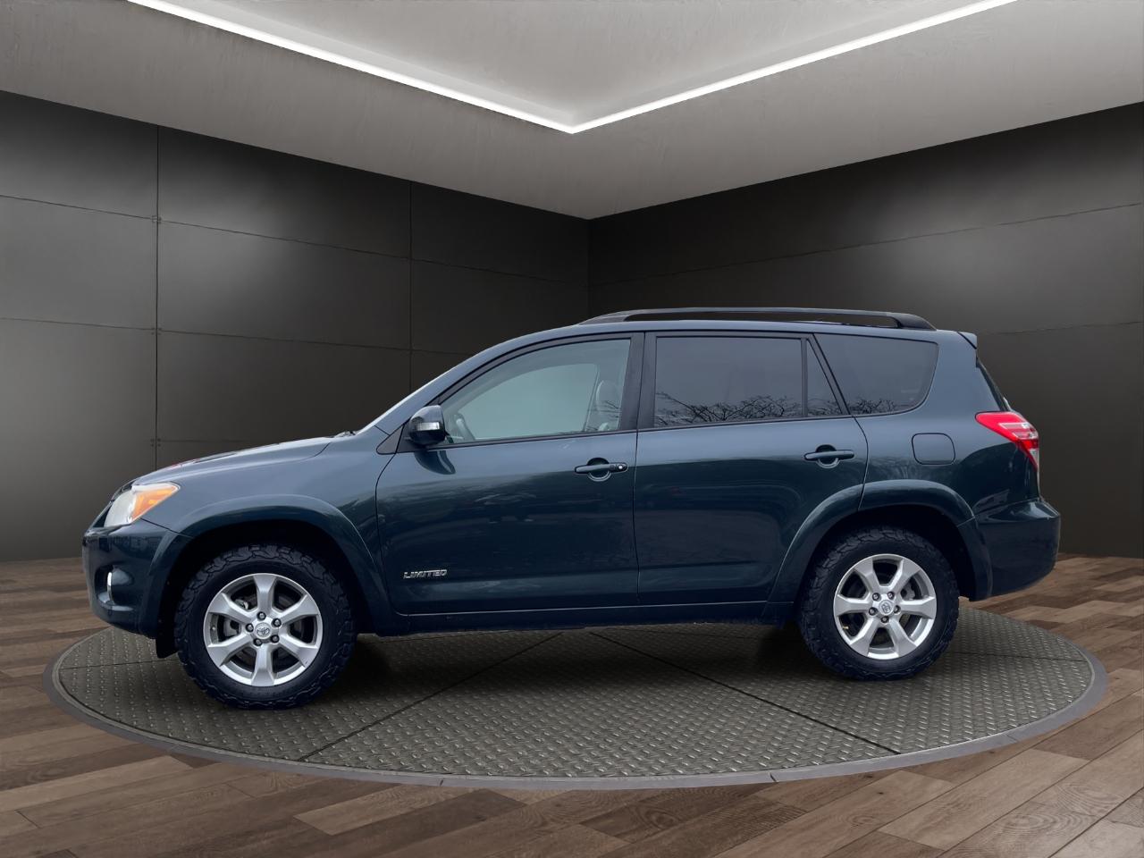 Toyota RAV4 4WD 4dr V6 5-Spd AT Ltd (Natl) 2010