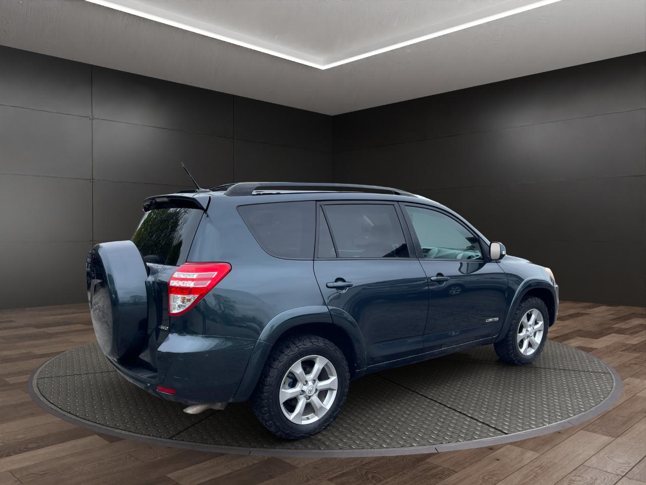 Toyota RAV4 4WD 4dr V6 5-Spd AT Ltd (Natl) 2010