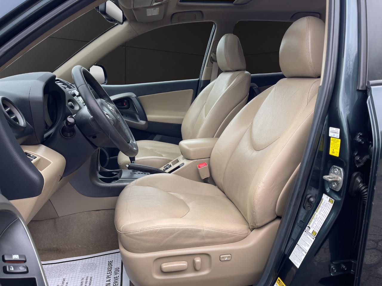 Toyota RAV4 4WD 4dr V6 5-Spd AT Ltd (Natl) 2010