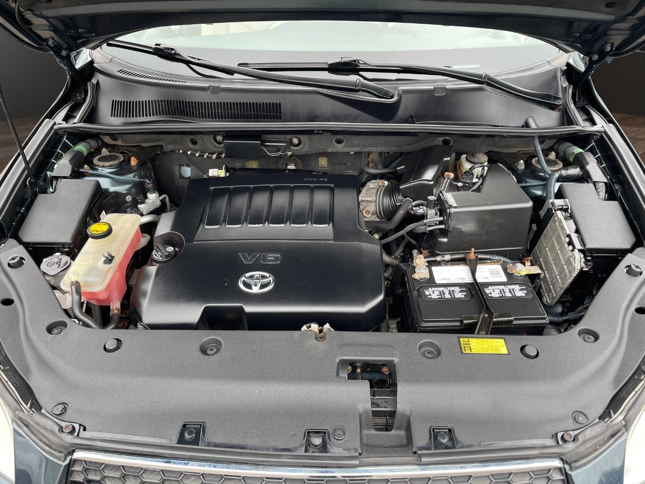 Toyota RAV4 4WD 4dr V6 5-Spd AT Ltd (Natl) 2010