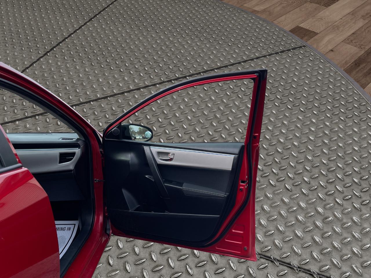 Toyota Corolla 4dr Sdn CVT LE Premium (Natl) 2014