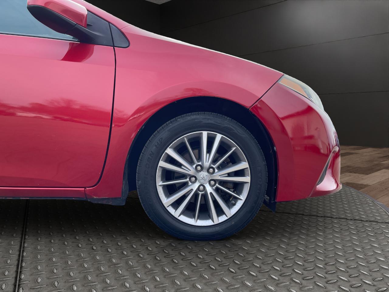 Toyota Corolla 4dr Sdn CVT LE Premium (Natl) 2014