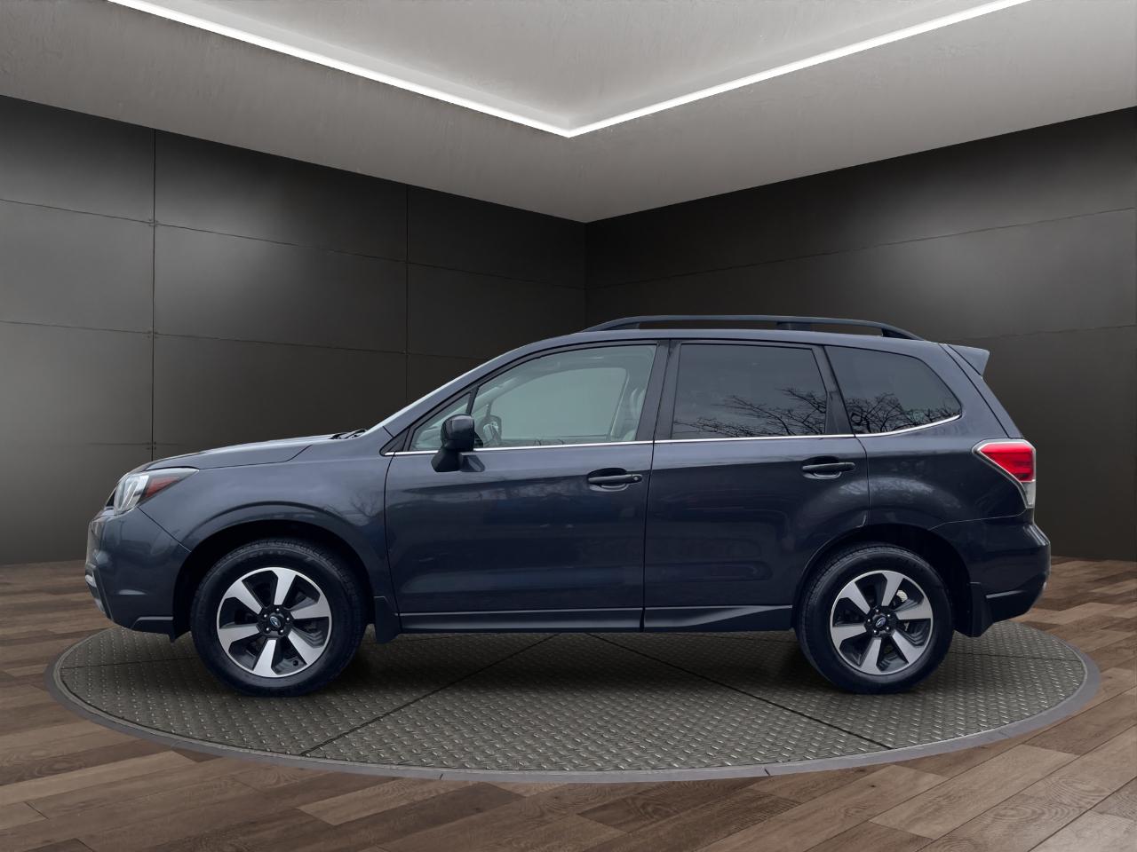 Subaru Forester 2.5i Limited CVT 2017