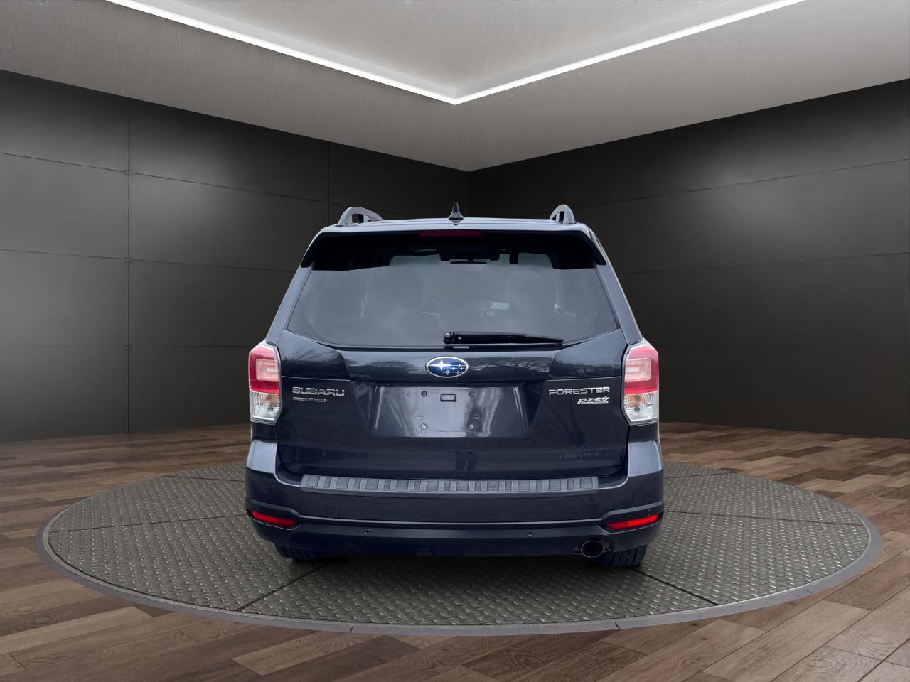 Subaru Forester 2.5i Limited CVT 2017