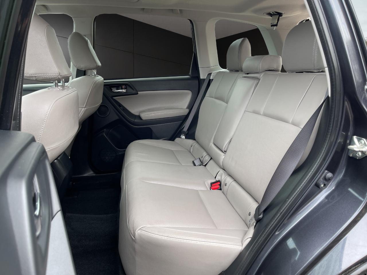 Subaru Forester 2.5i Limited CVT 2017