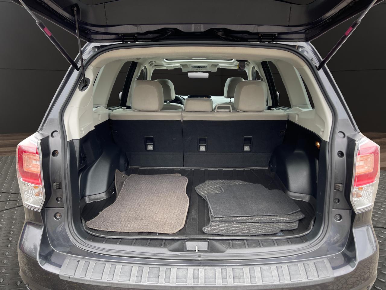 Subaru Forester 2.5i Limited CVT 2017