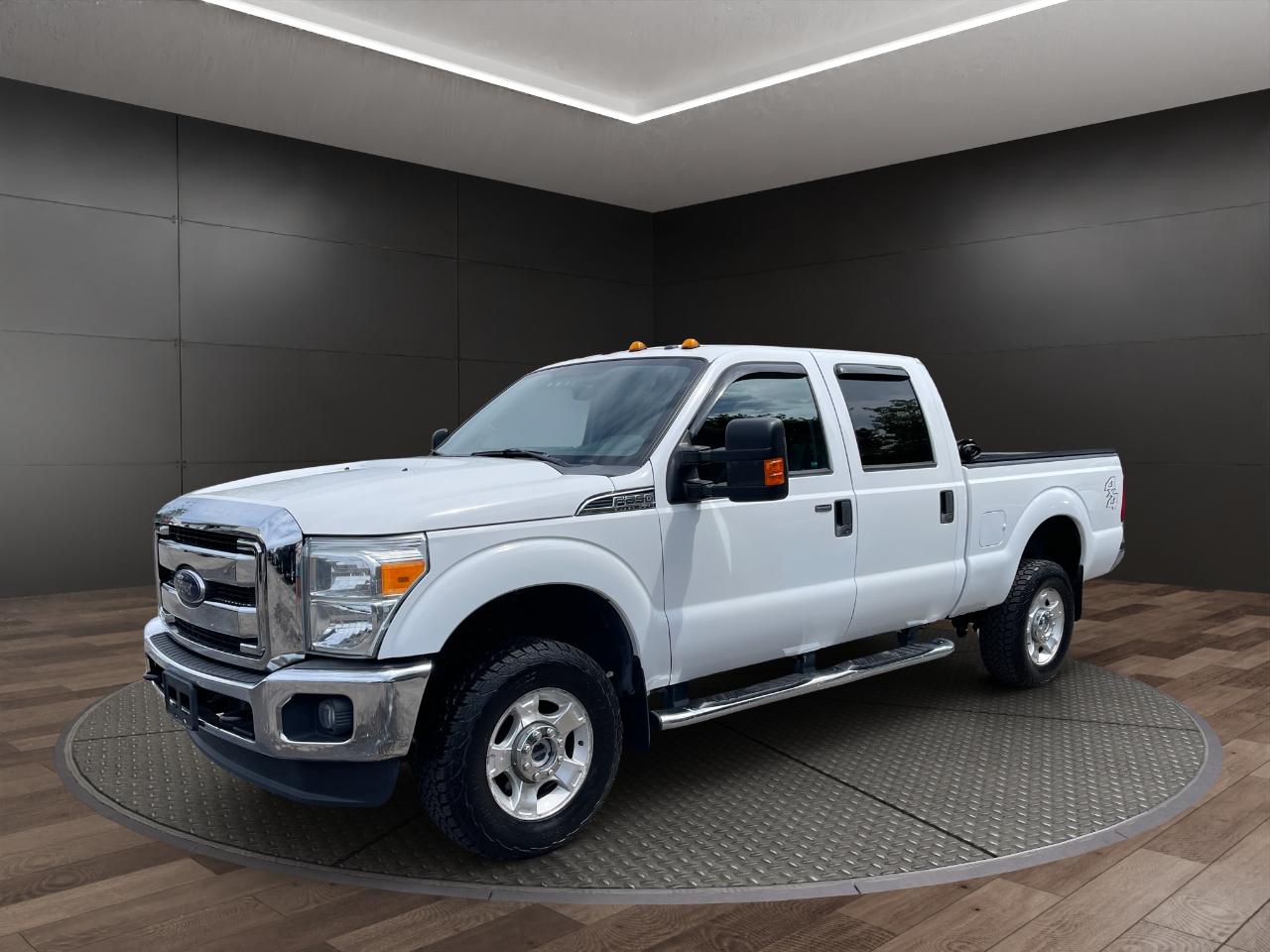 Ford Super Duty F-350 SRW 4WD Crew Cab 156" XLT 2015