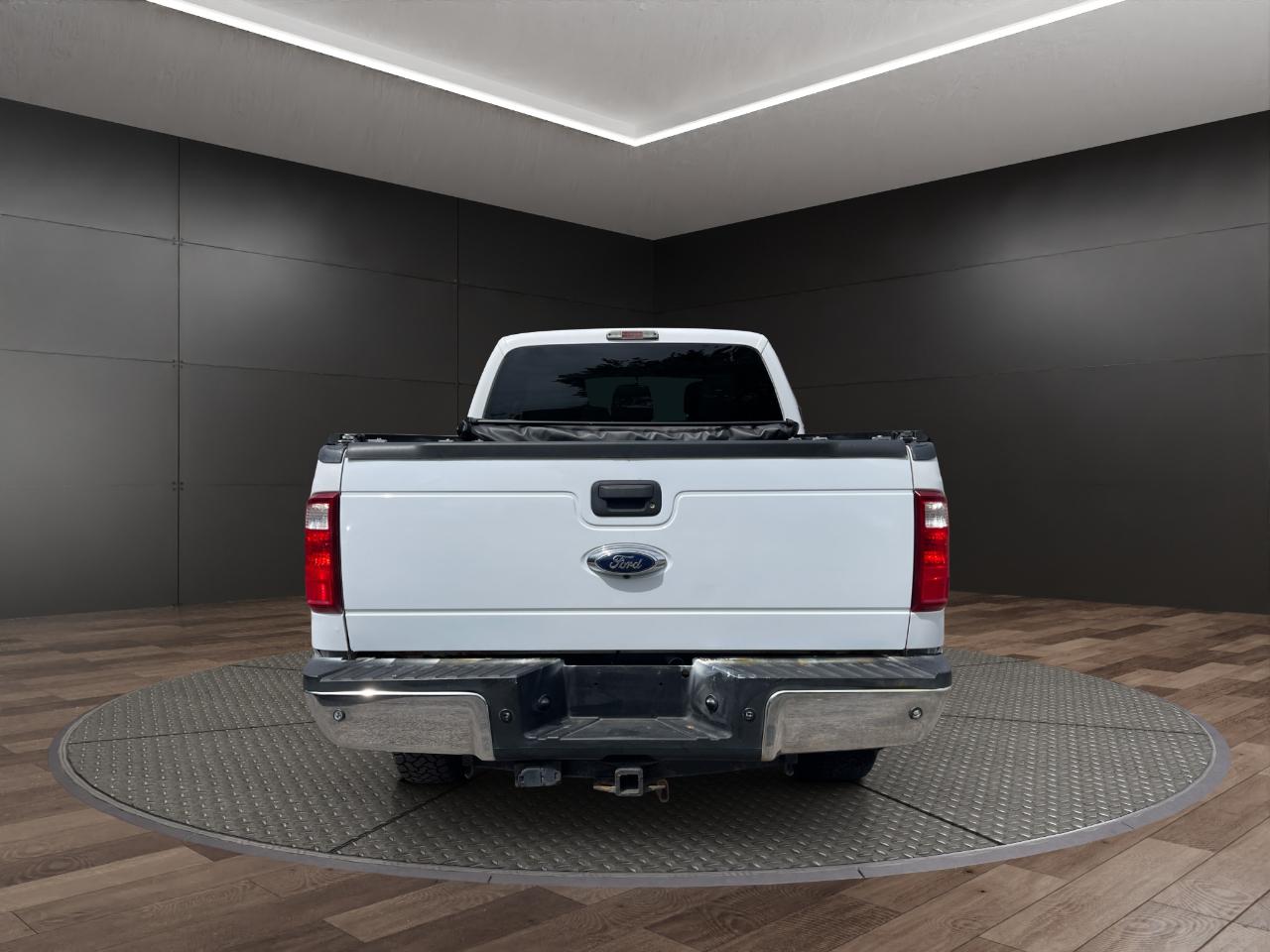 Ford Super Duty F-350 SRW 4WD Crew Cab 156" XLT 2015