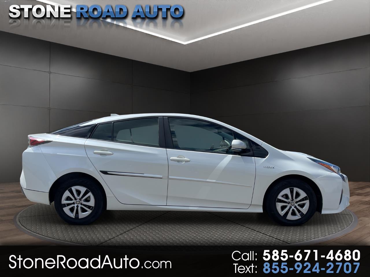 Toyota Prius Three Touring (Natl) 2017