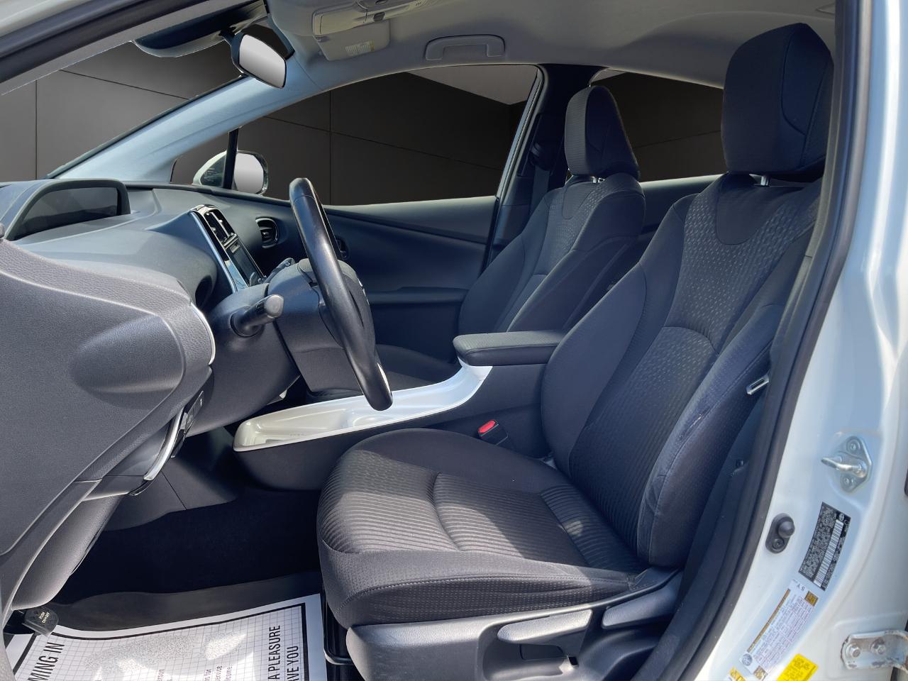 Toyota Prius Three Touring (Natl) 2017
