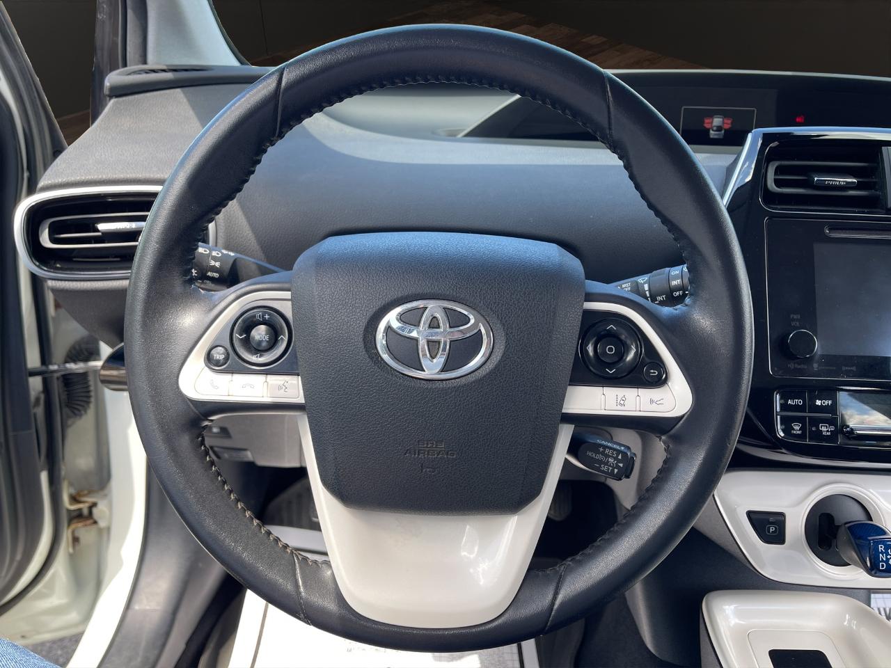 Toyota Prius Three Touring (Natl) 2017
