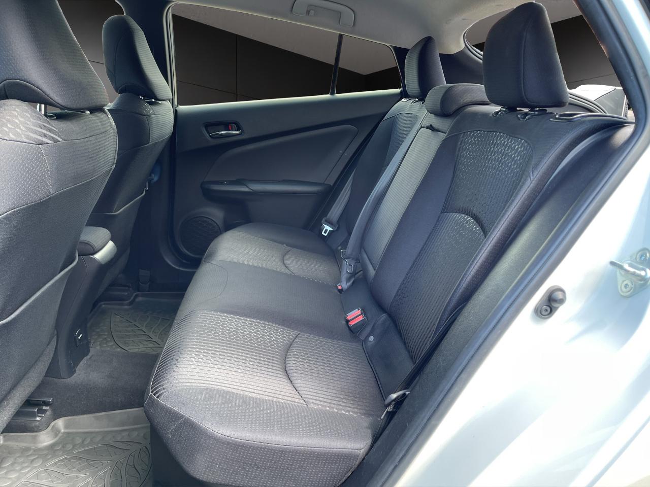 Toyota Prius Three Touring (Natl) 2017