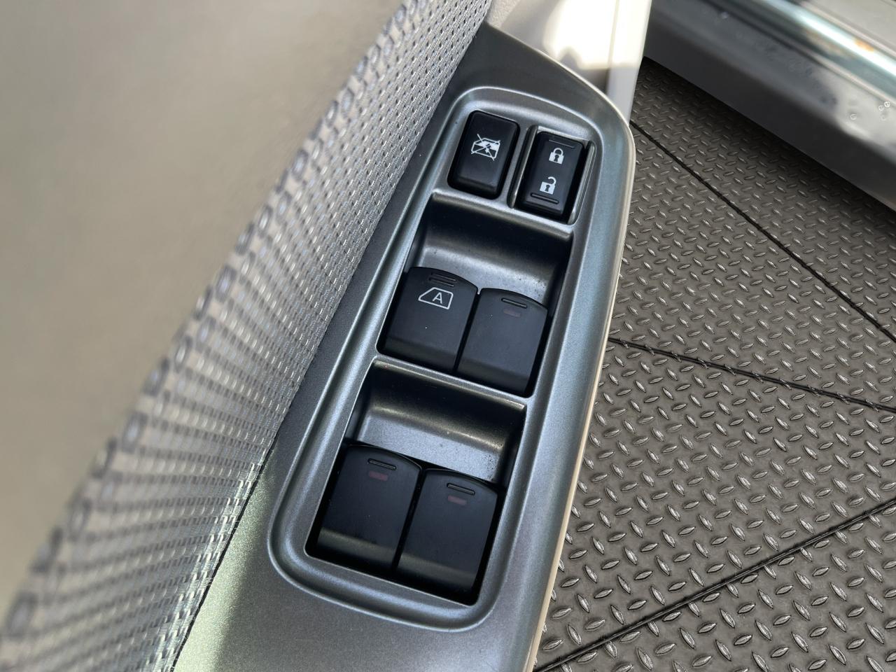 Subaru Forester 4dr Auto 2.5X Premium 2012