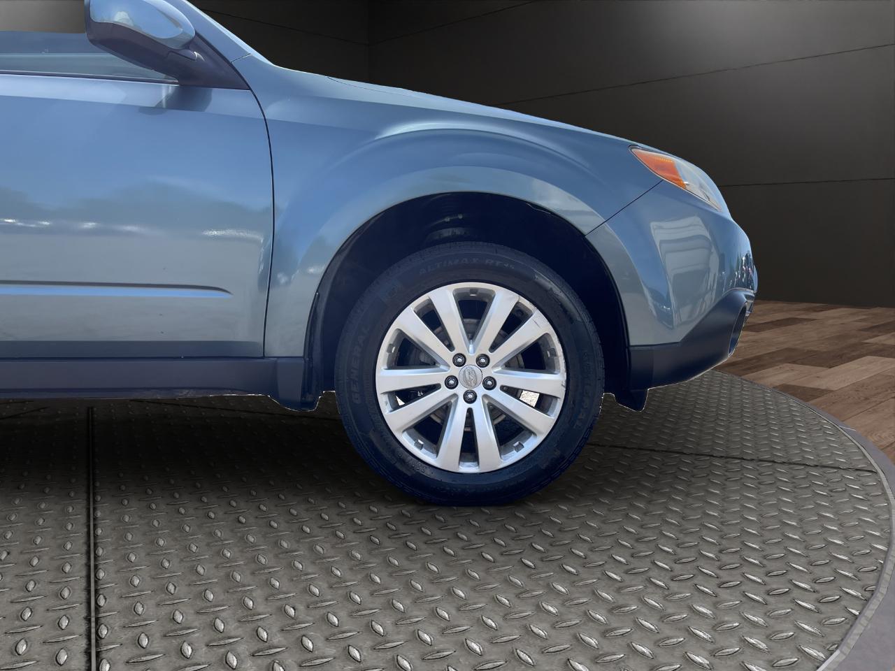 Subaru Forester 4dr Auto 2.5X Premium 2012