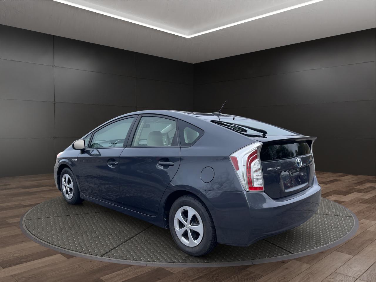 Toyota Prius 5dr HB Three (Natl) 2012