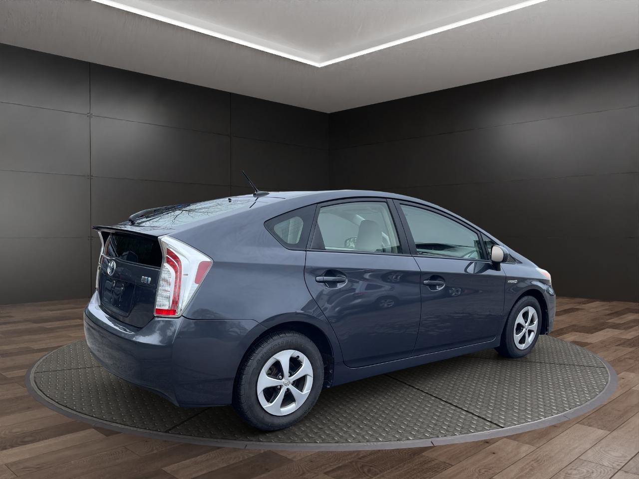 Toyota Prius 5dr HB Three (Natl) 2012