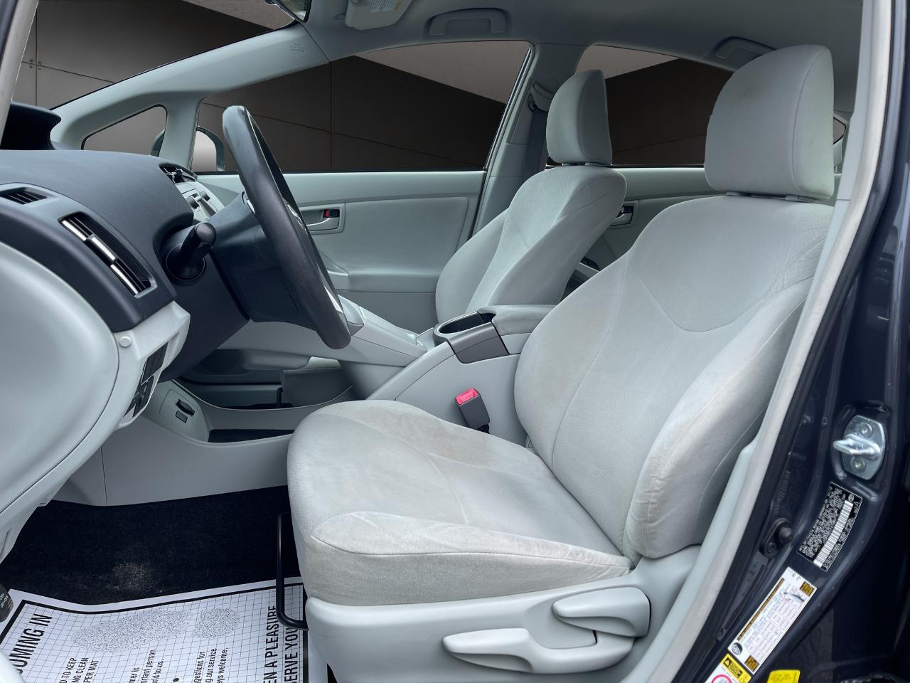 Toyota Prius 5dr HB Three (Natl) 2012
