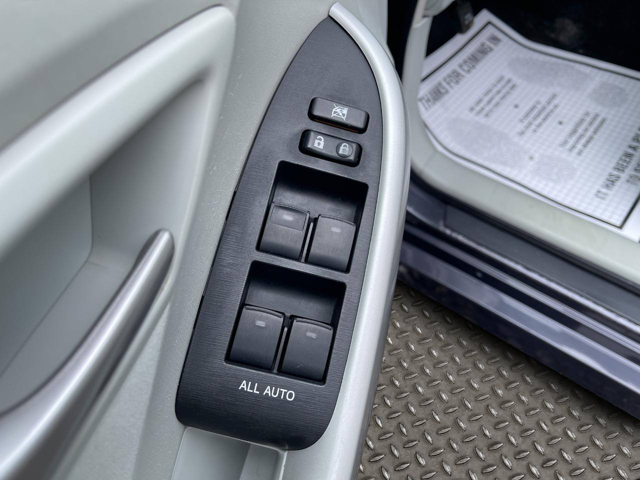 Toyota Prius 5dr HB Three (Natl) 2012
