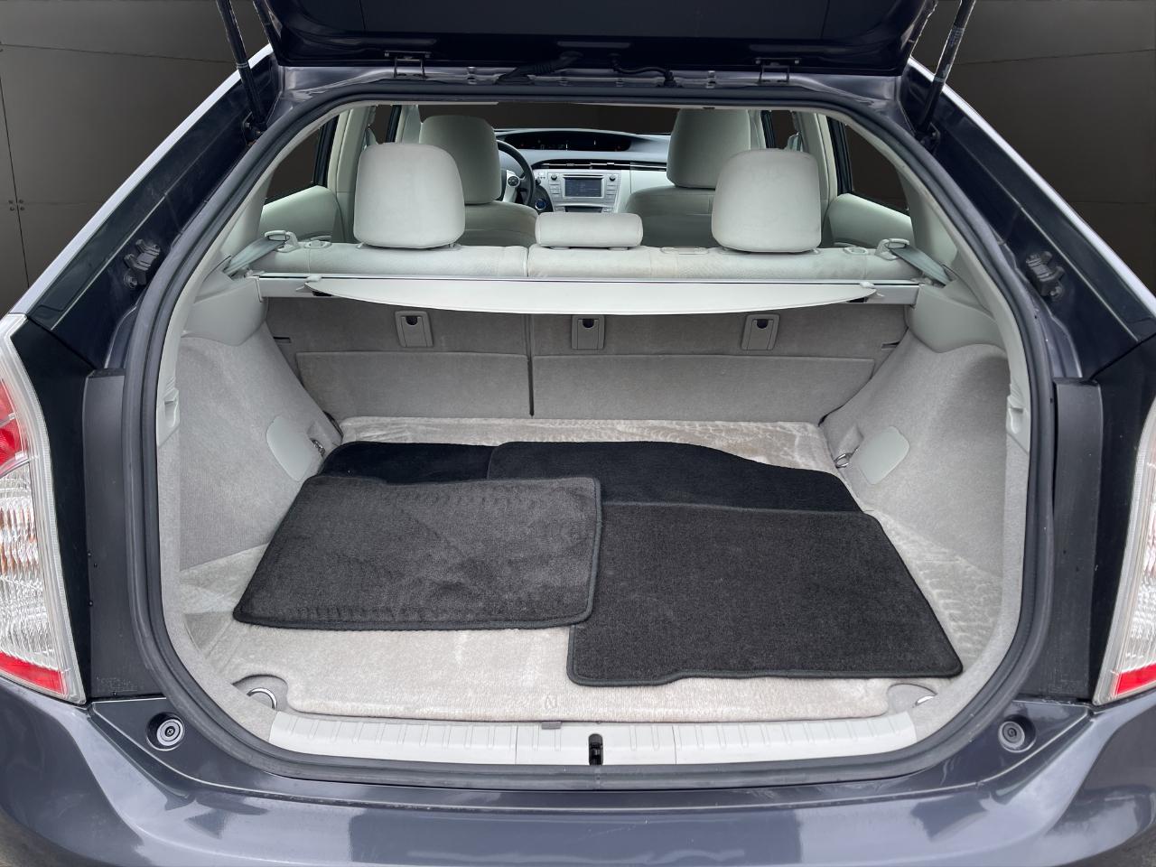 Toyota Prius 5dr HB Three (Natl) 2012