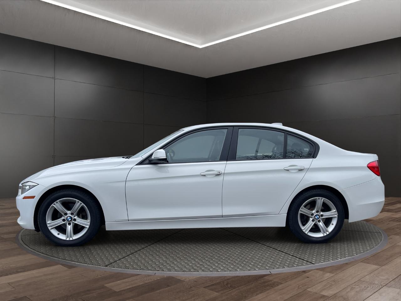 BMW 3 Series 4dr Sdn 320i xDrive AWD 2014