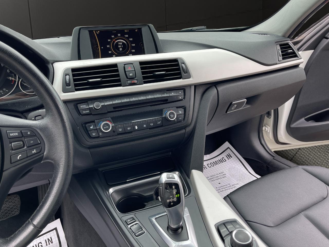BMW 3 Series 4dr Sdn 320i xDrive AWD 2014