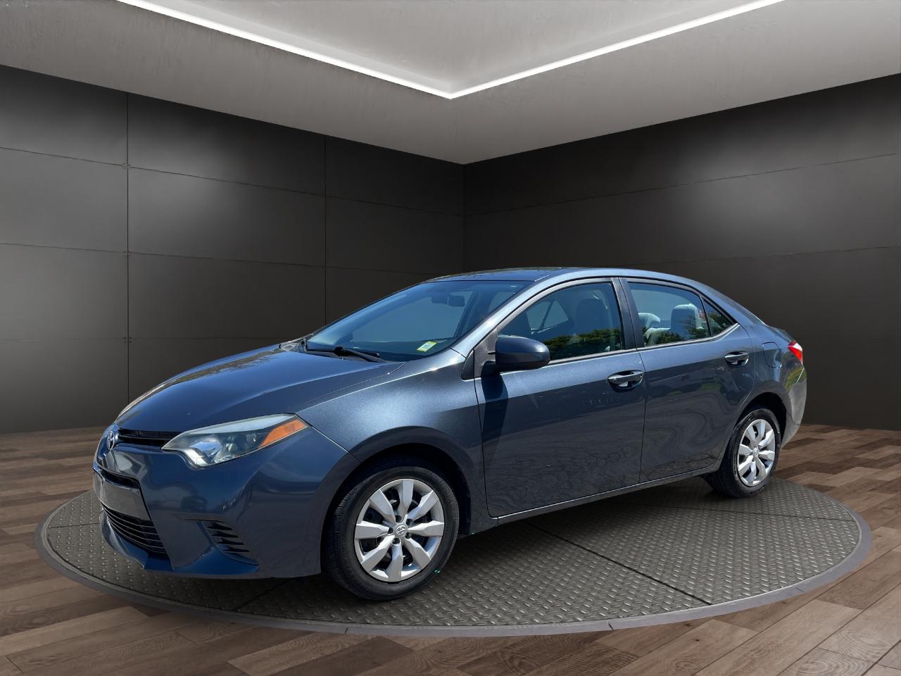 Toyota Corolla 4dr Sdn CVT LE Premium (Natl) 2015