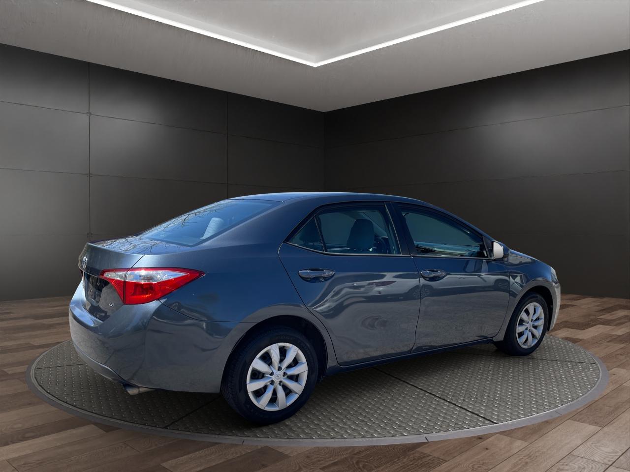 Toyota Corolla 4dr Sdn CVT LE Premium (Natl) 2015