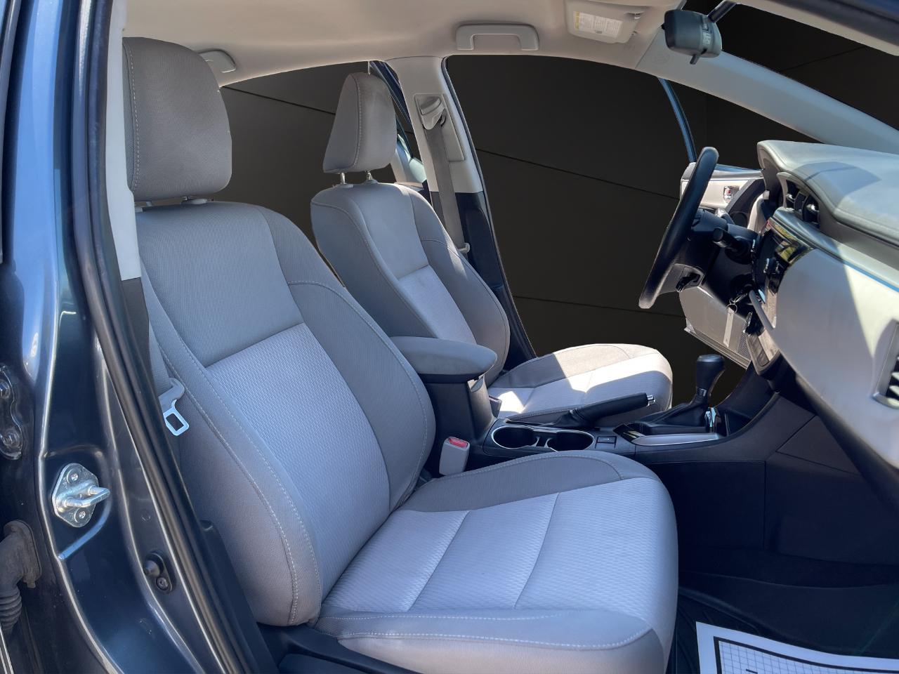Toyota Corolla 4dr Sdn CVT LE Premium (Natl) 2015