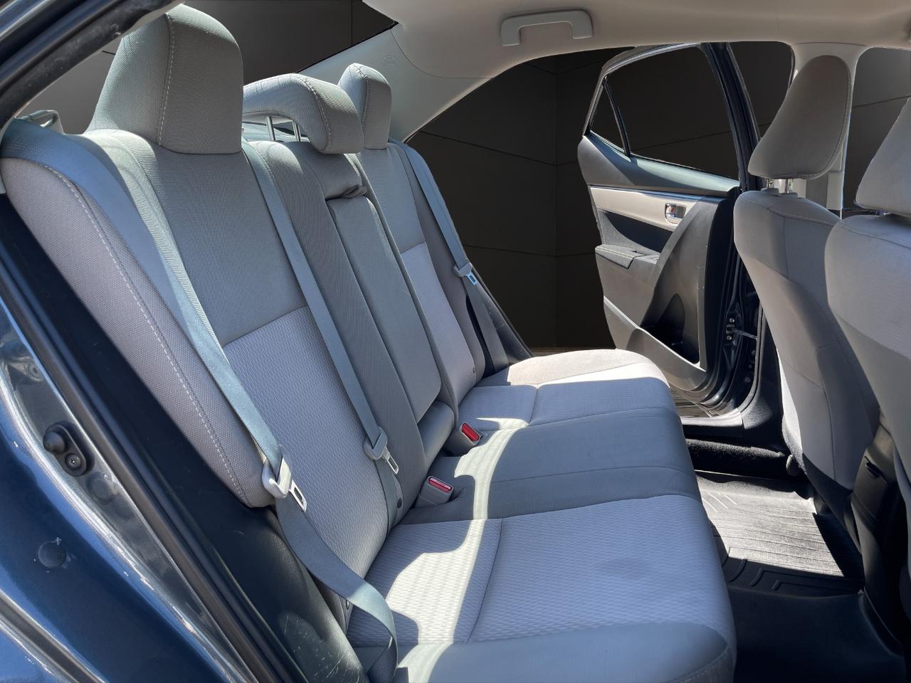 Toyota Corolla 4dr Sdn CVT LE Premium (Natl) 2015