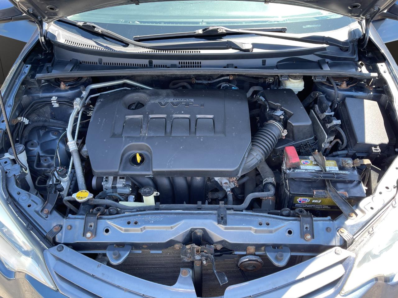 Toyota Corolla 4dr Sdn CVT LE Premium (Natl) 2015